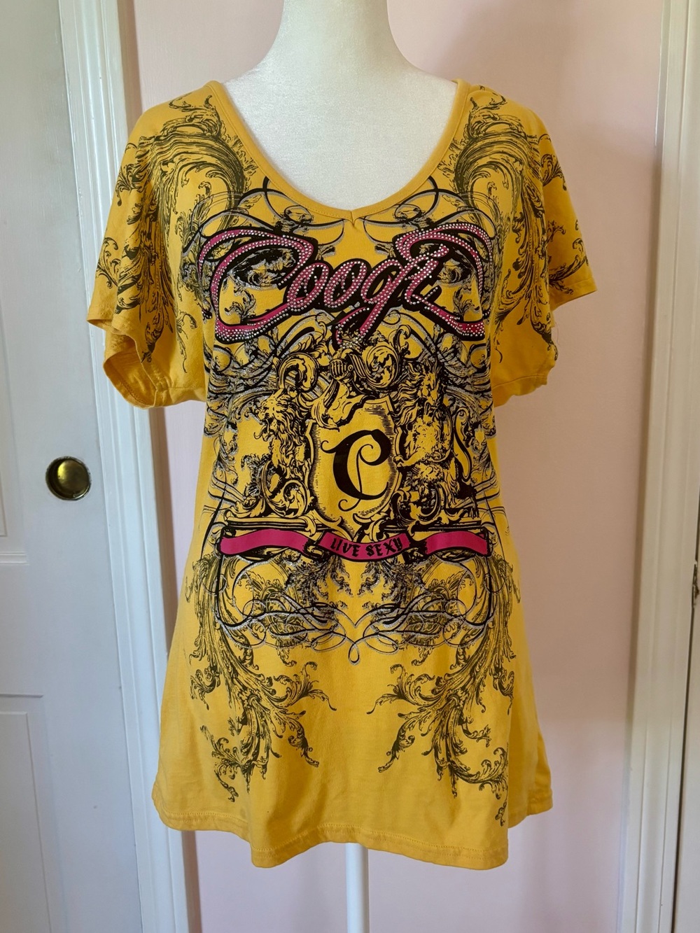 RARE FIND! COOGI Y2K Gold Yellow V-Neck Graphic Top w Rhinestones.